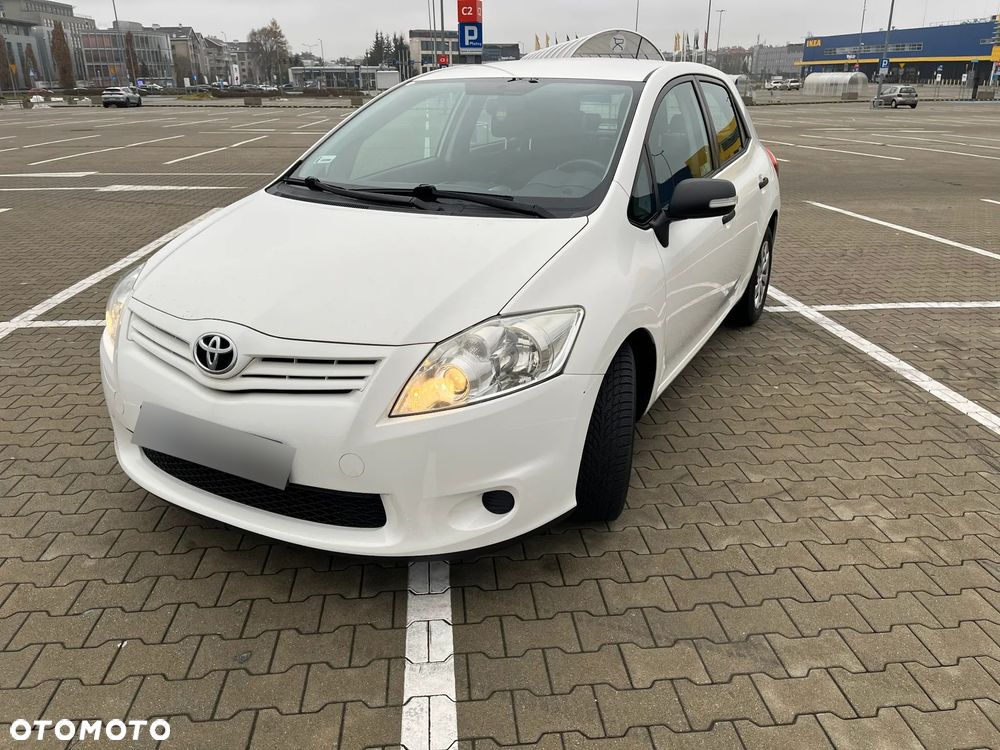 Toyota Auris 1.4 D-4D Terra EU5 - 11
