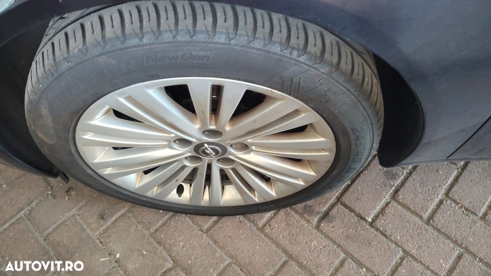 Opel Insignia - 10
