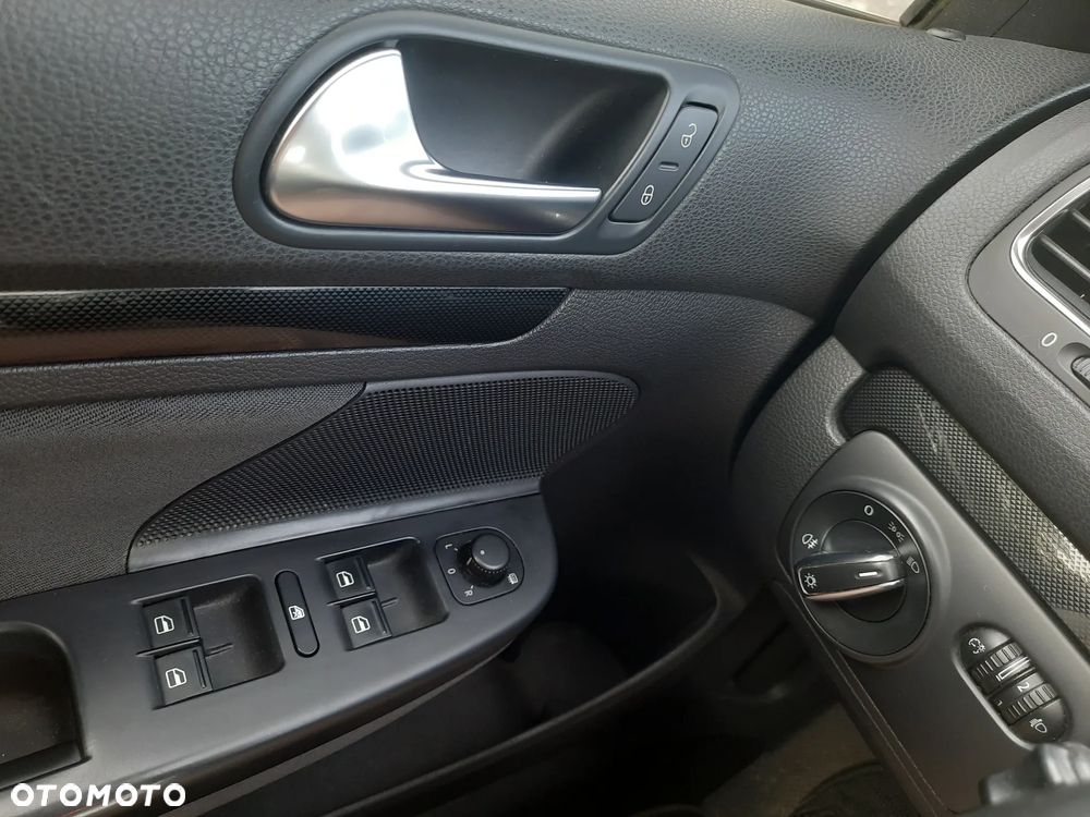 Volkswagen Golf ver-1-6-tdi-bluemotion-technology-comfortline - 15