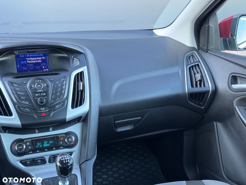 Ford Focus 1.6 TDCi DPF Champions Edition - 33