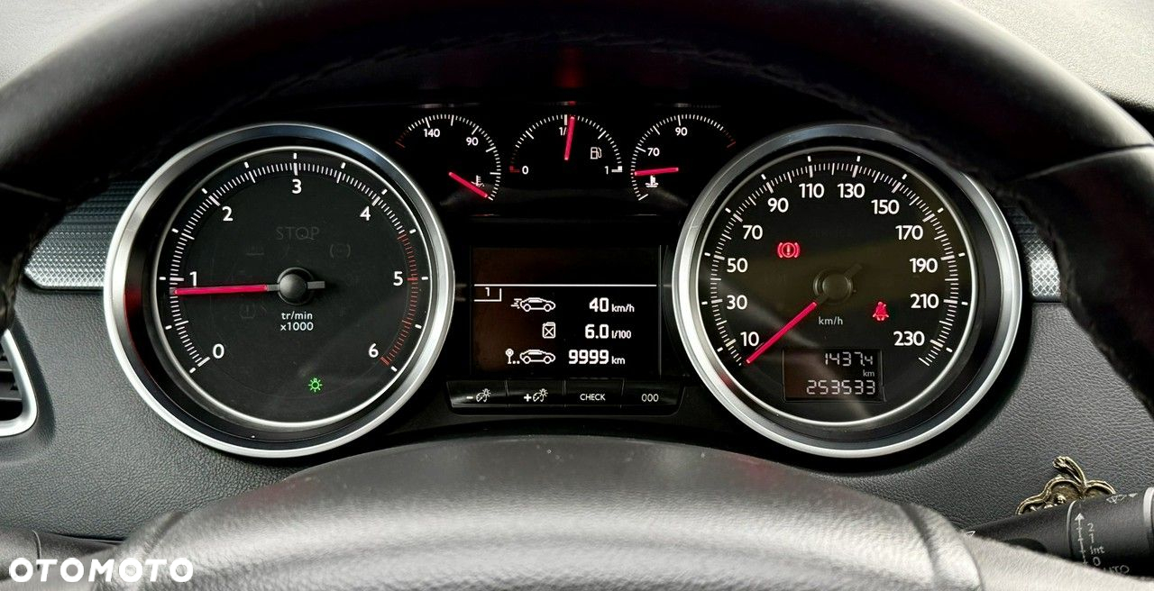 Peugeot 508 SW HDi FAP 140 Allure - 27
