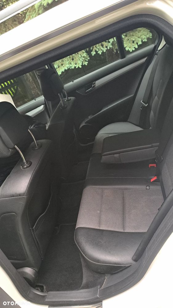 Mercedes-Benz Klasa C 180 BlueEFFICIENCY 7G-TRONIC Avantgarde - 11
