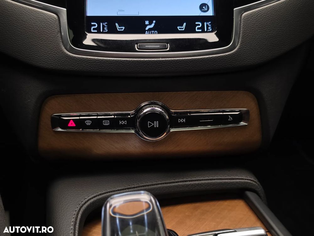 Volvo XC 90 T8 AWD Recharge Geartronic Inscription - 22