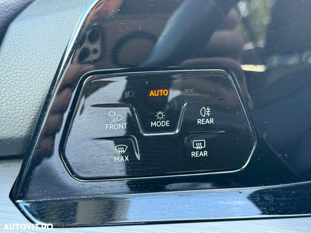 Volkswagen Golf - 26