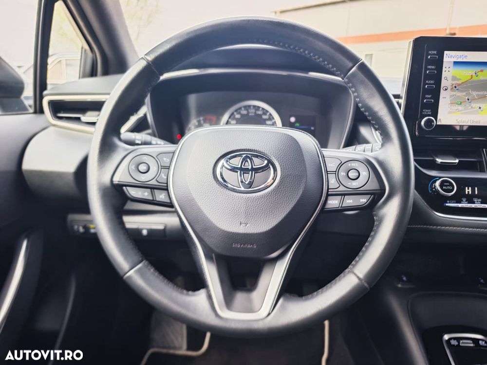 Toyota Corolla 1.8 HSD Business - 24