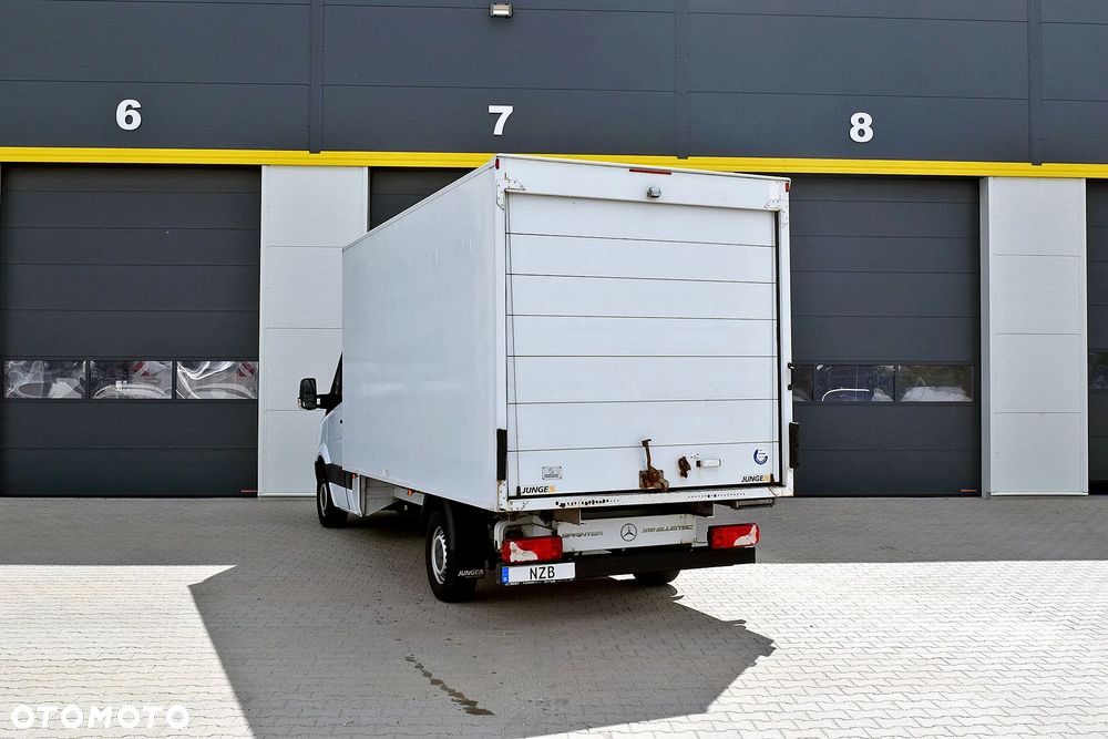 Mercedes-Benz Sprinter 319 - 5