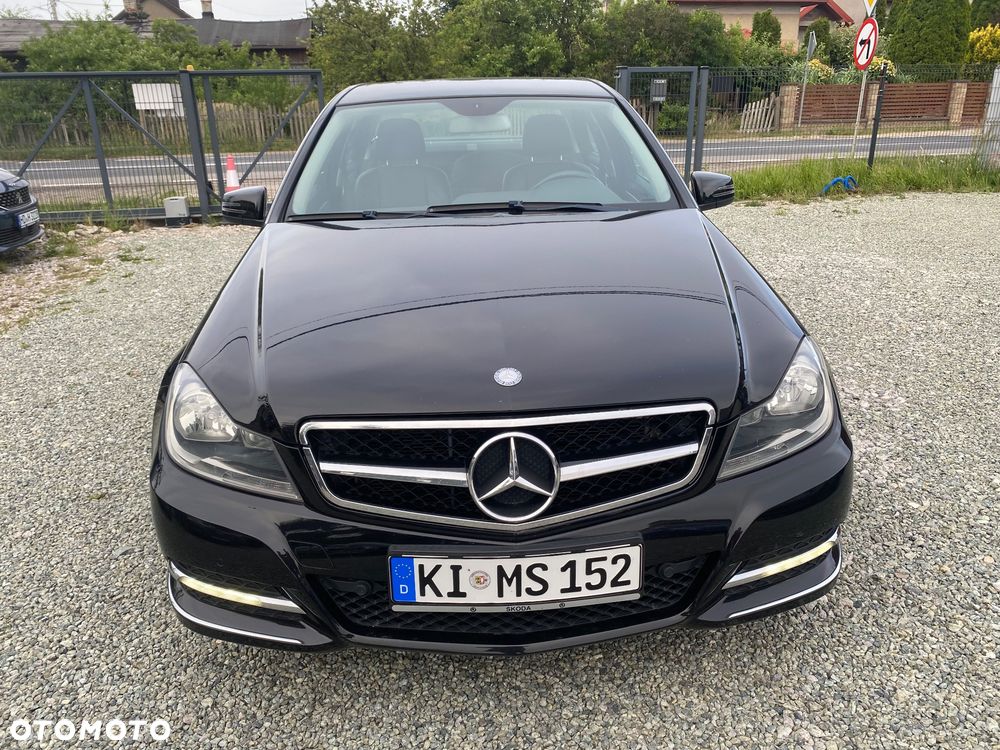 Mercedes-Benz Klasa C 180 CGI Automatik BlueEFFICIENCY Avantgarde - 2