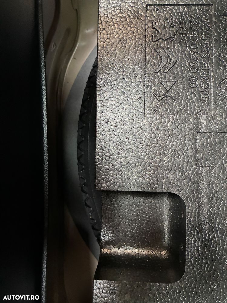 Peugeot 208 1.2 L PureTech STT EAT8 GT Line - 11