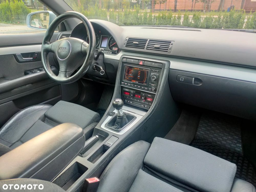 Audi A4 Avant 2.4 - 33