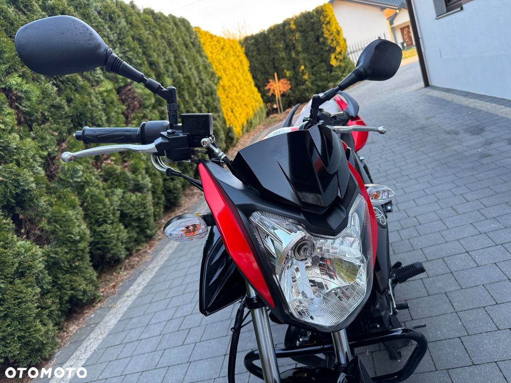 Yamaha YBR - 9