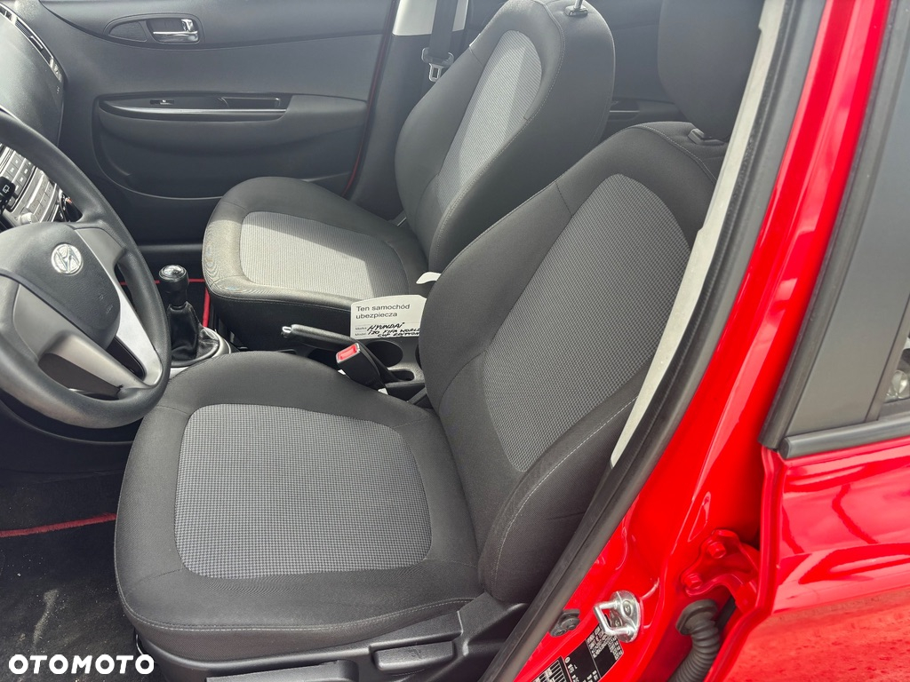 Hyundai i20 1.2 Fifa World Cup Edition - 32