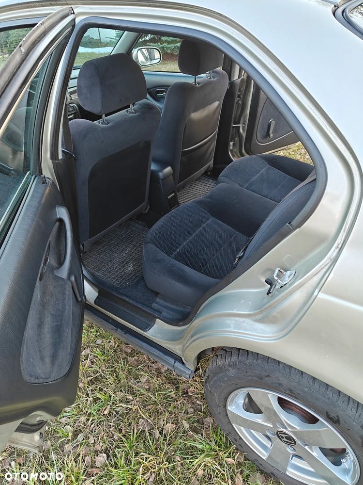 Honda Civic 1.4i S - 12