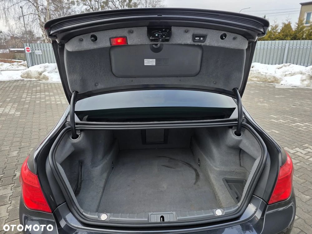 BMW Seria 7 750i xDrive - 8