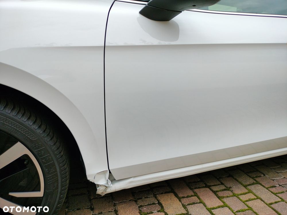 Volkswagen Passat - 25