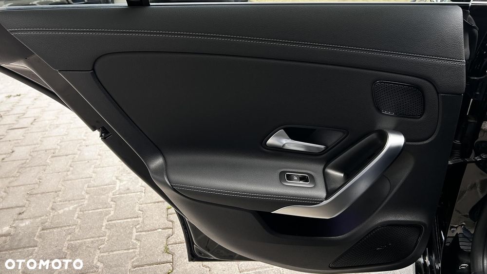 Mercedes-Benz CLA 250 E Progressive 8G-DCT - 21
