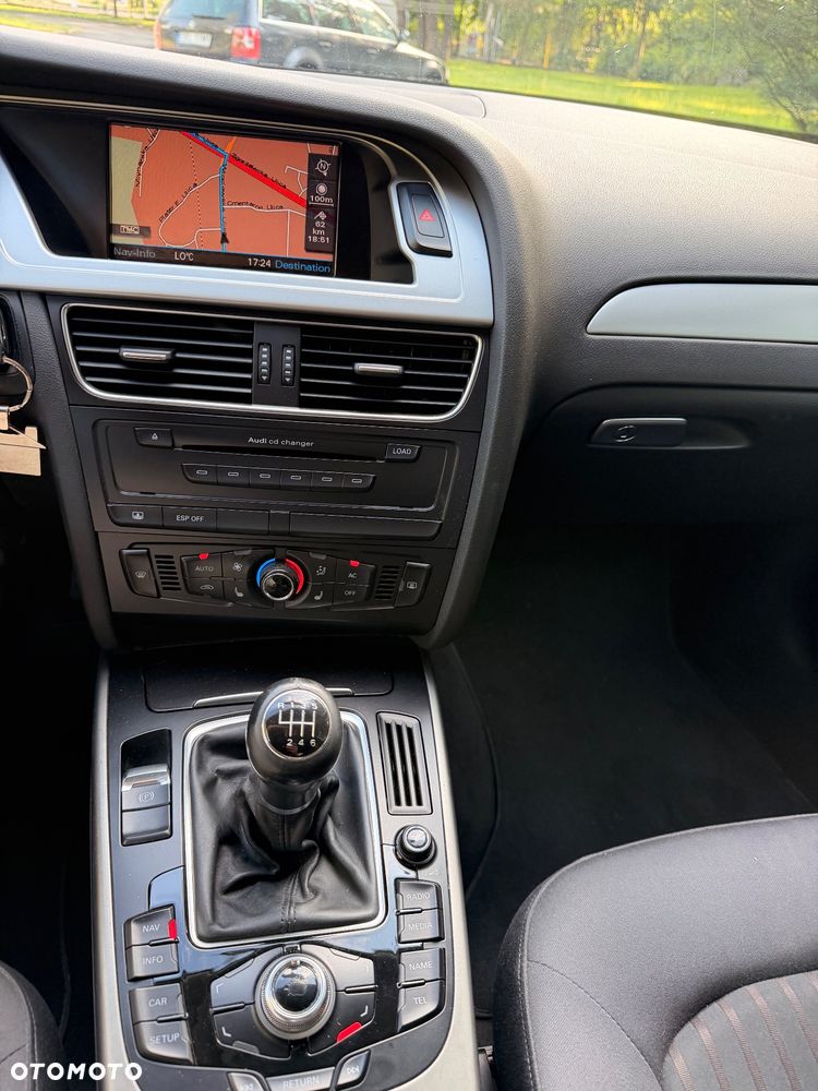 Audi A4 Limousine - 13