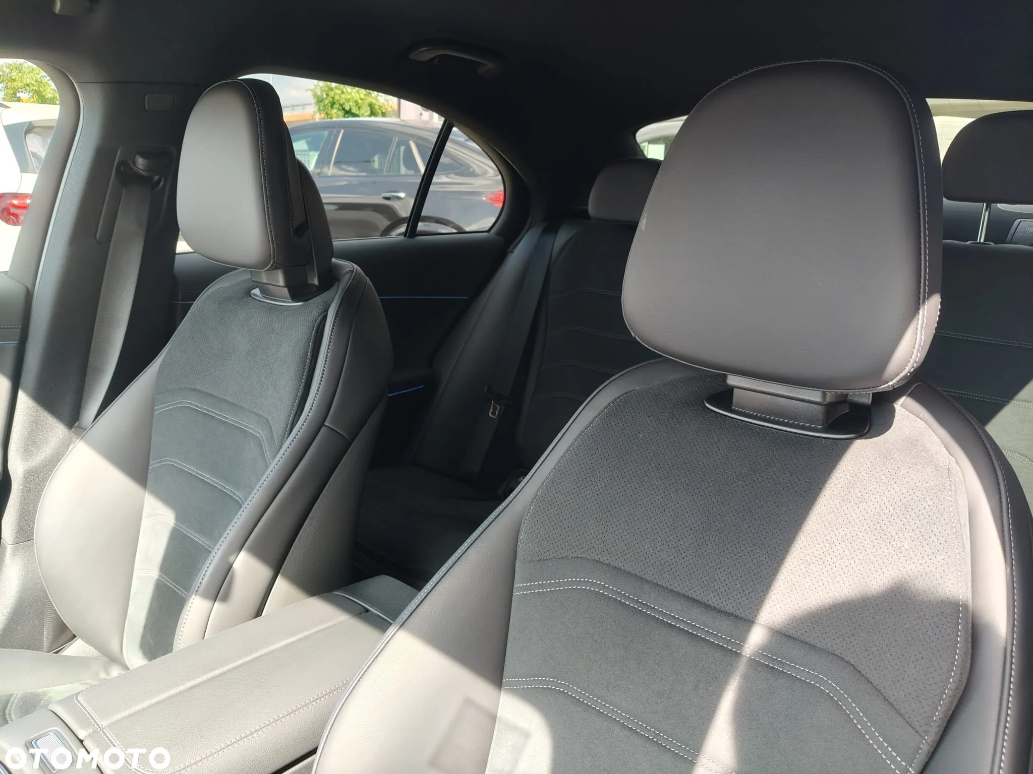 Mercedes-Benz Klasa E 220 d mHEV 4-Matic AMG 9G-Tronic - 16