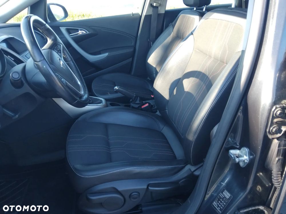 Opel Astra 1.4 Turbo 150 Jahre - 8