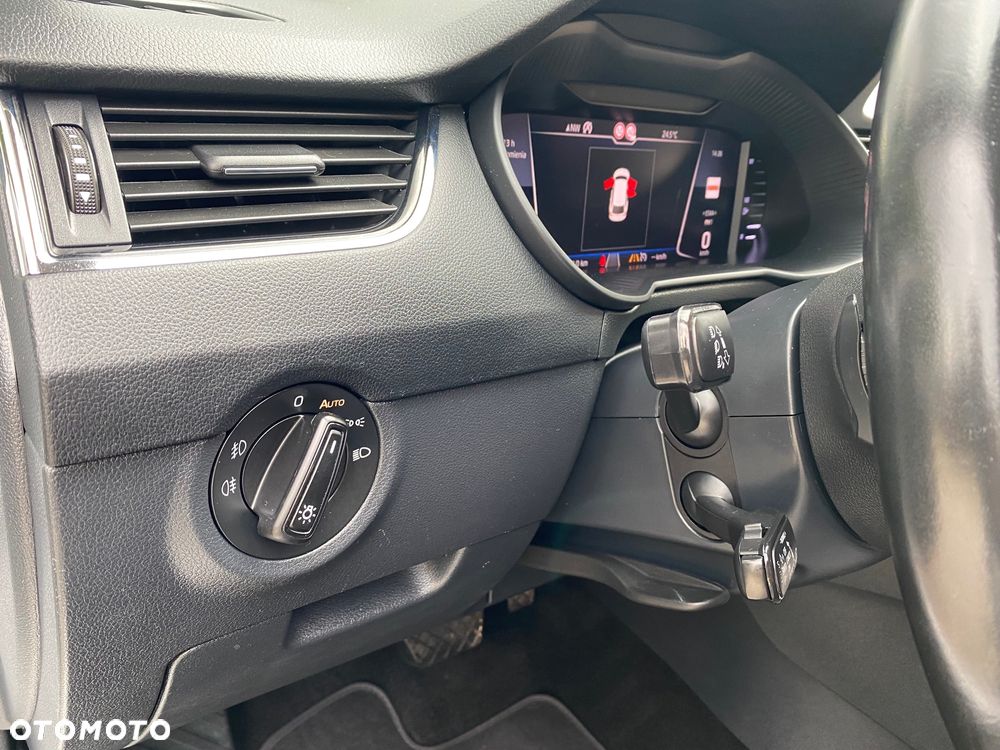 Skoda Octavia Combi 1.6 TDI DSG Premium Edition - 26