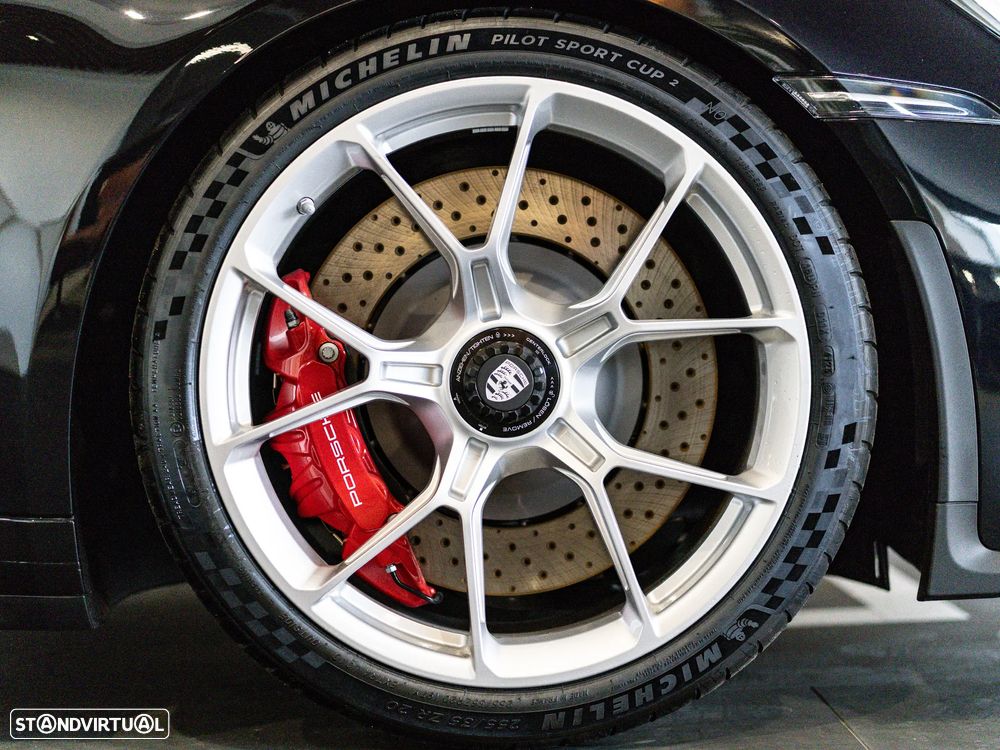 Porsche 911 (992) - 17