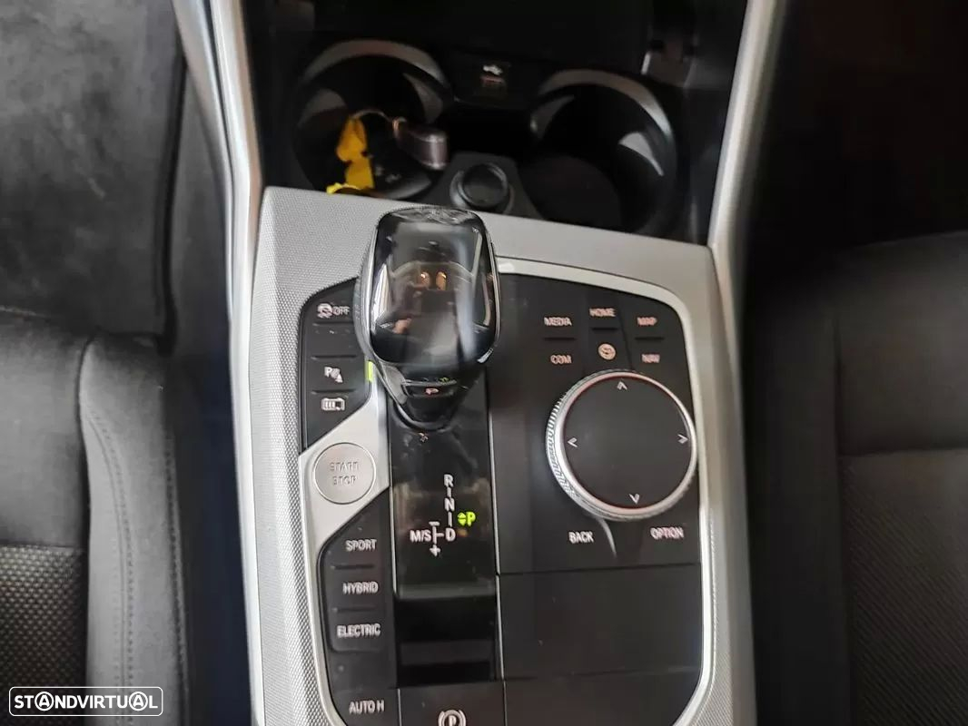 BMW 330 e Corporate Edition Auto - 39