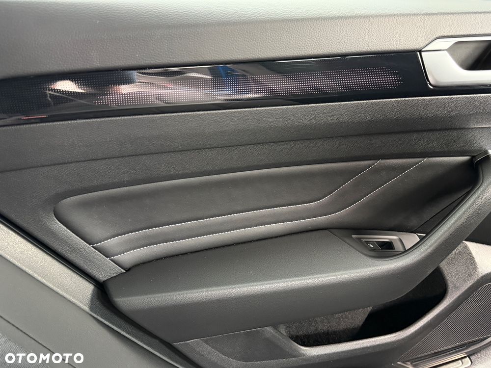 Volkswagen Arteon 2.0 TDI SCR 4Motion DSG R-Line - 15