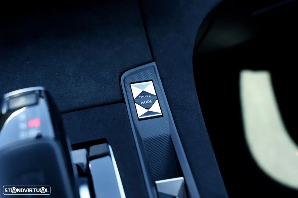 DS DS7 Crossback - 18