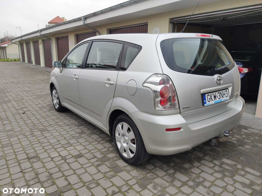 Toyota Corolla Verso - 4
