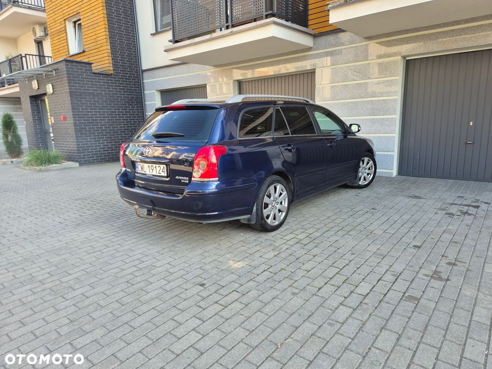 Toyota Avensis - 5