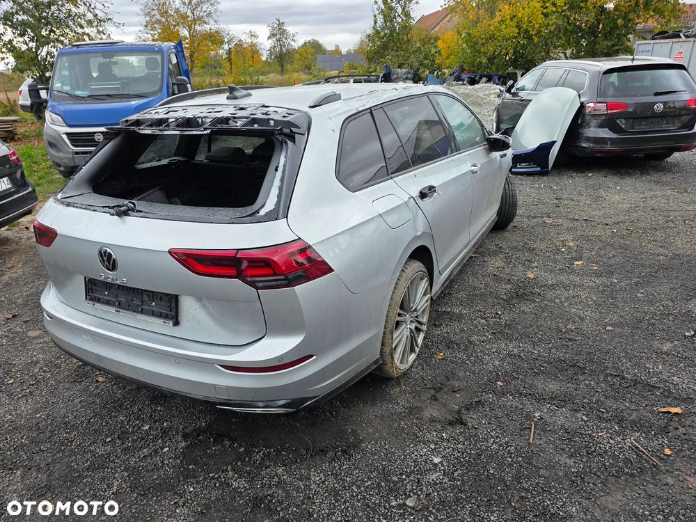 Volkswagen Golf VIII 2.0 TDI R-Line Plus DSG - 1