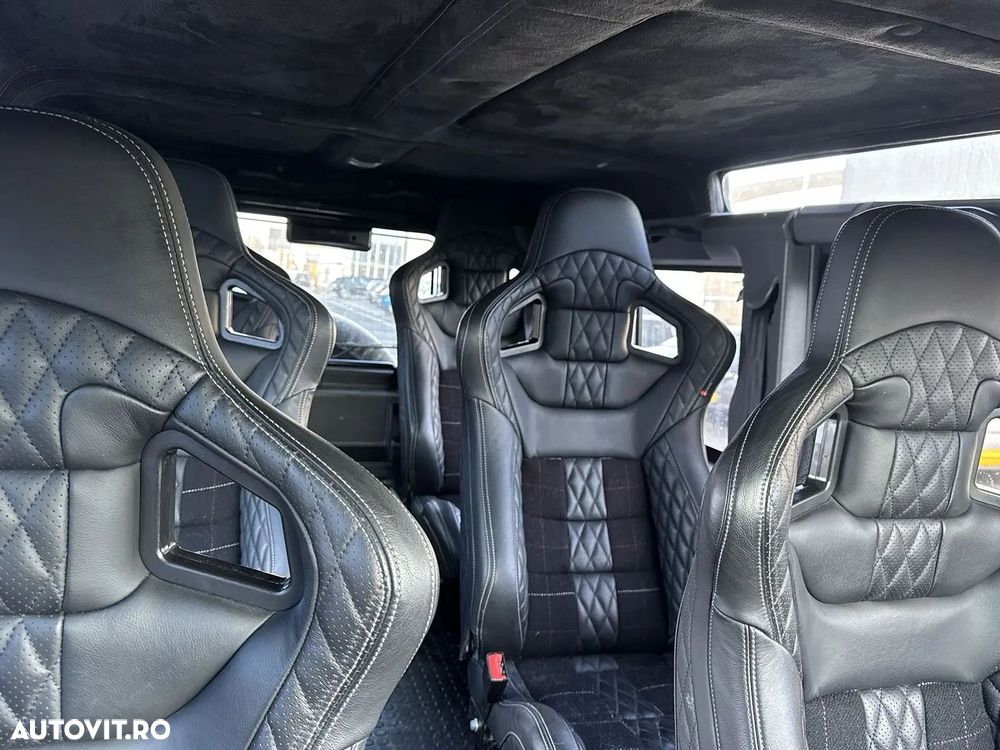 Land Rover Defender - 6