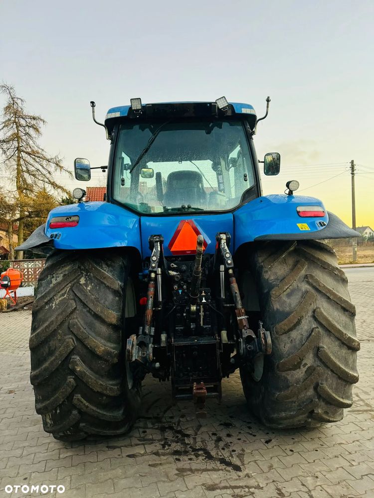 New Holland T8040 - 8