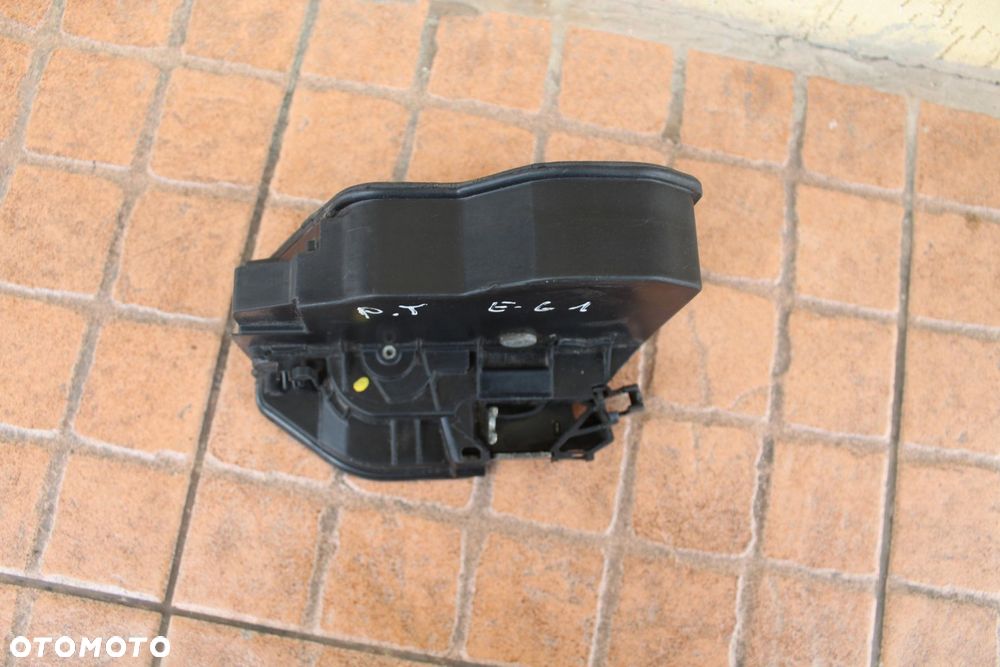 ZAMEK DRZWI PRAWY TYŁ 7PIN BMW E61 - 3