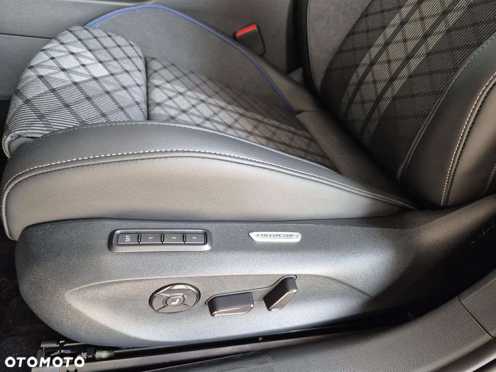 Volkswagen Passat - 15