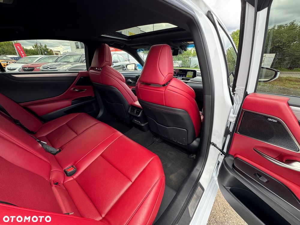Lexus ES 300h F Sport - 22