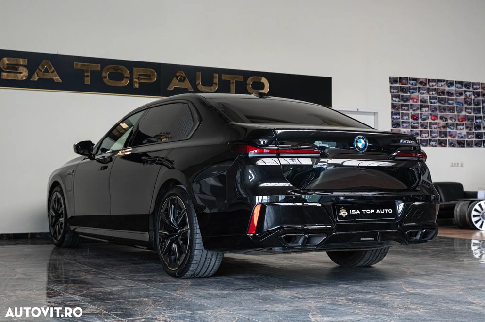 BMW M7 M760e xDrive - 37