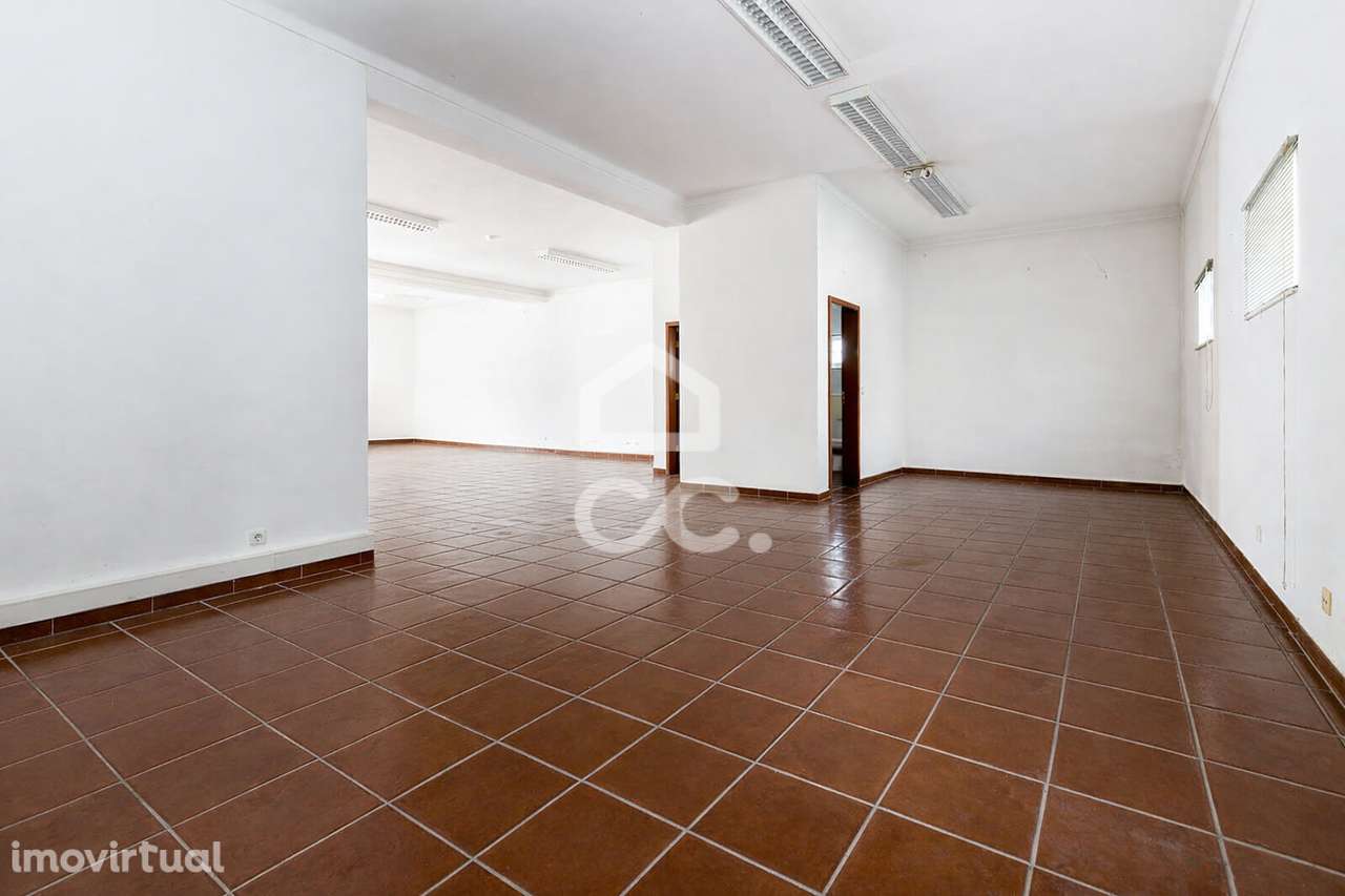 Espaço Comercial de 210,90 m² c/ Dois Pisos | Praça Vila Académica, Év - Grande imagem: 5/22