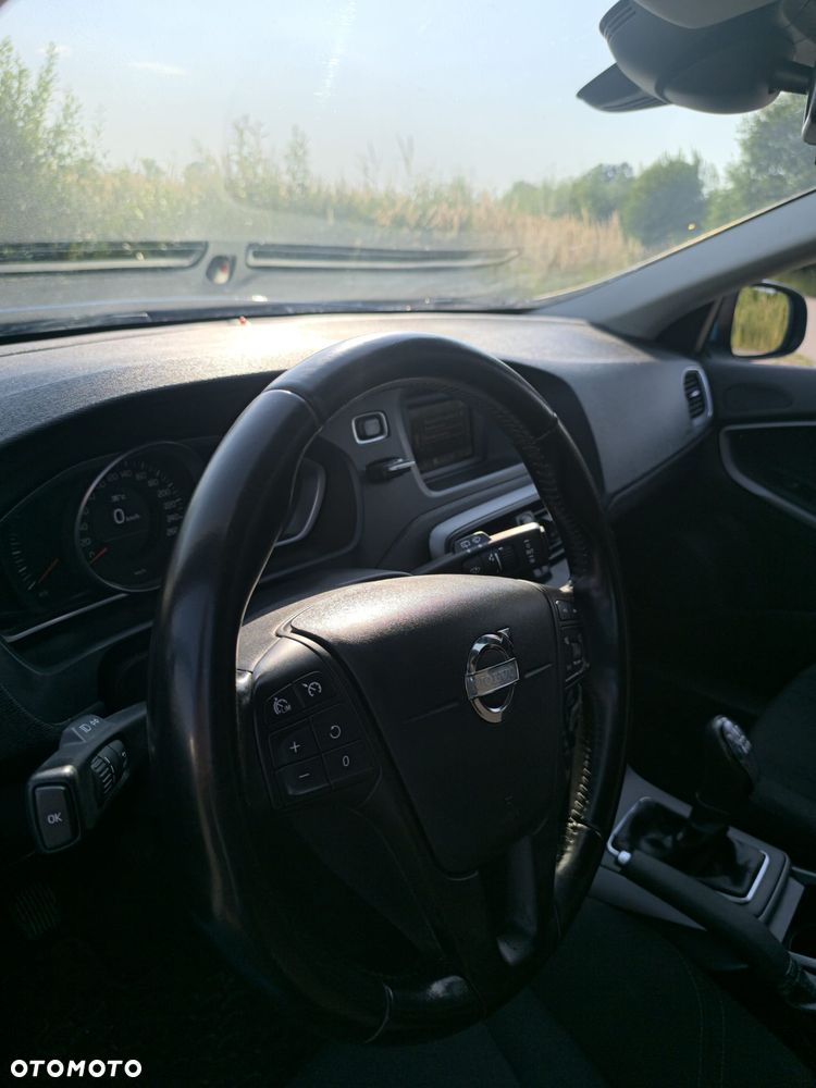 Volvo V40 D2 Kinetic - 24