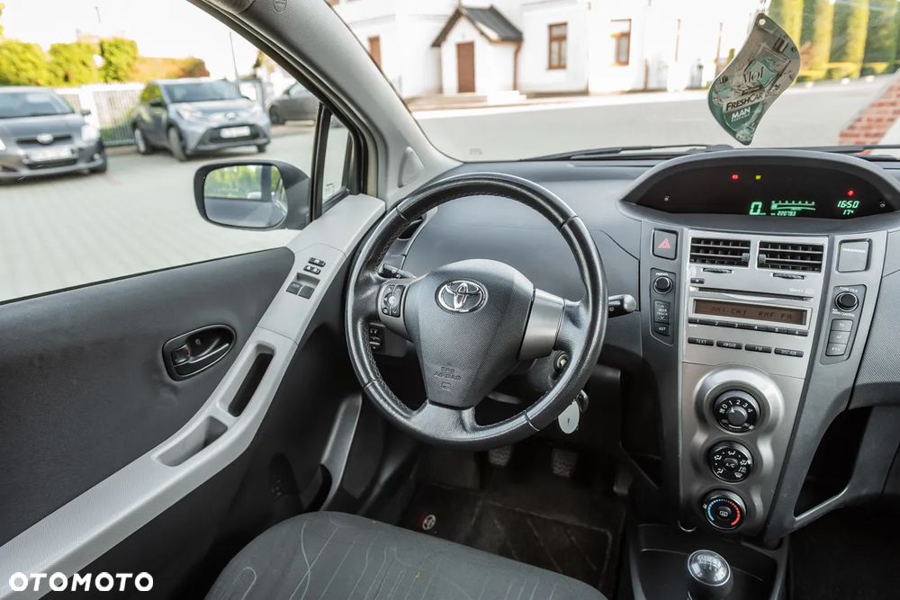 Toyota Yaris - 23
