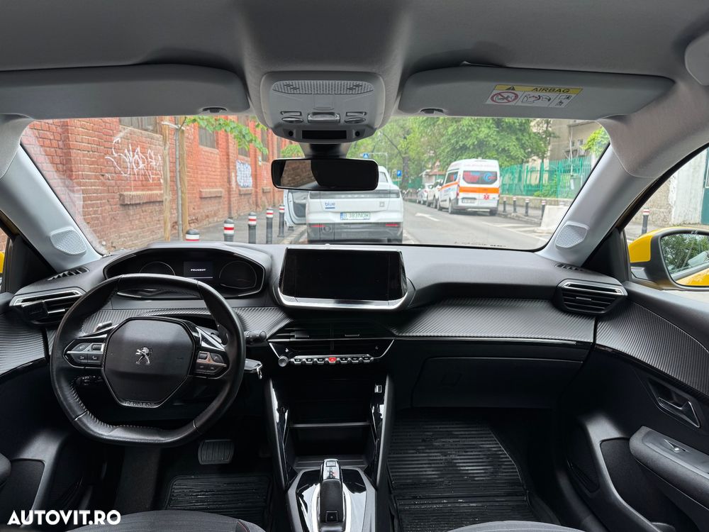 Peugeot 208 1.2 L PureTech STT EAT8 Active - 5