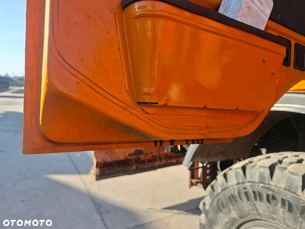 Mercedes-Benz Unimog - 8