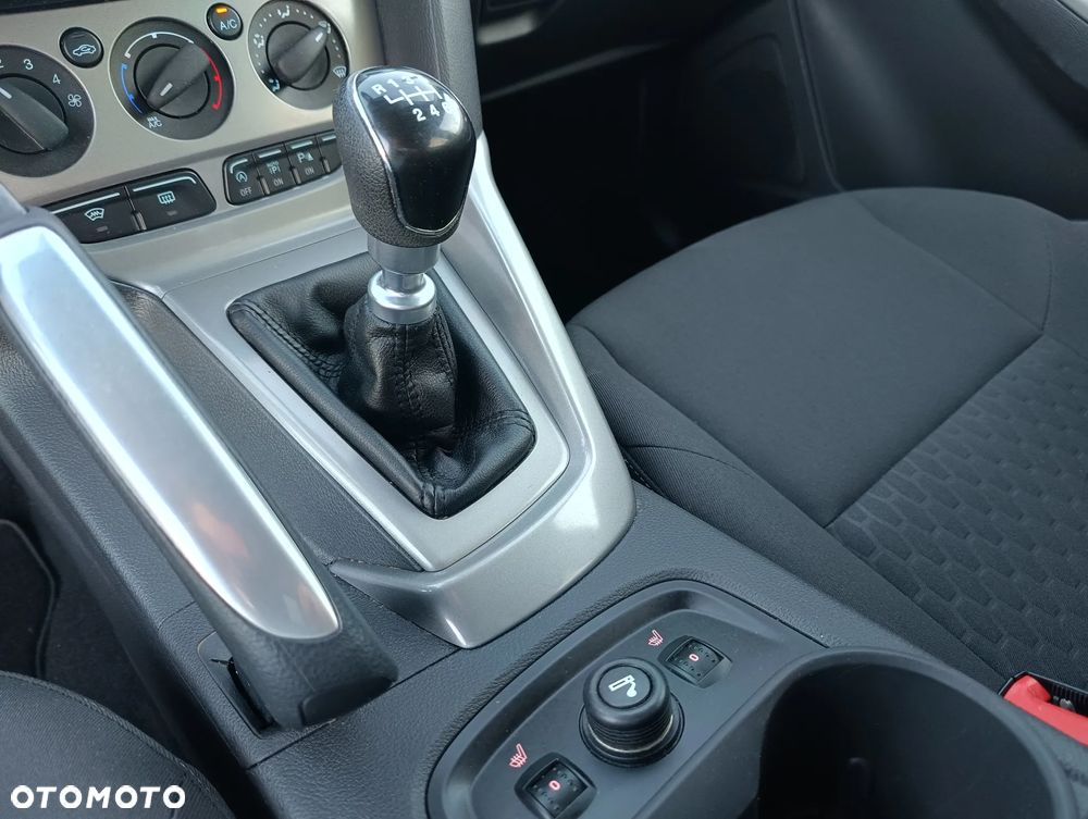 Ford Focus 1.6 TDCi DPF Champions Edition - 32