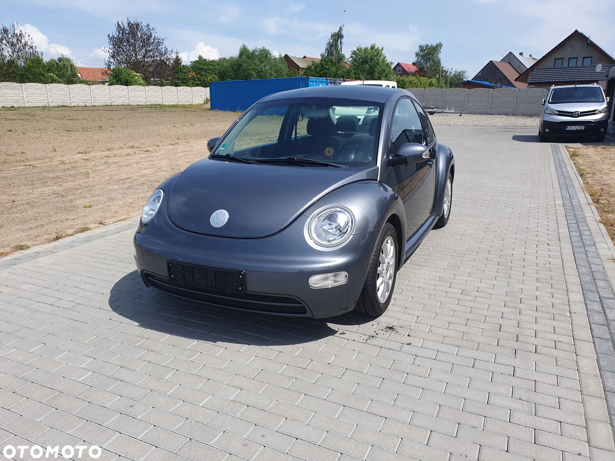 Volkswagen New Beetle - 2