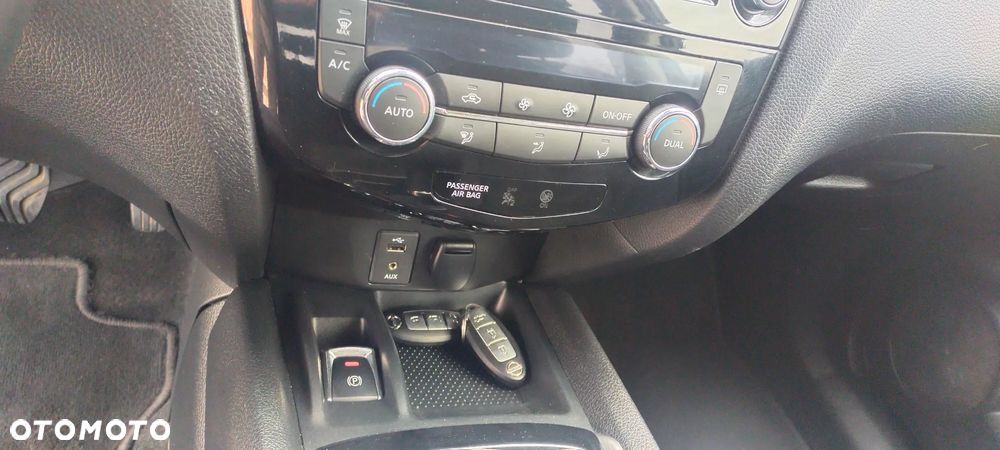 Nissan X-Trail 1.6 DCi N-Connecta 2WD 7os - 25