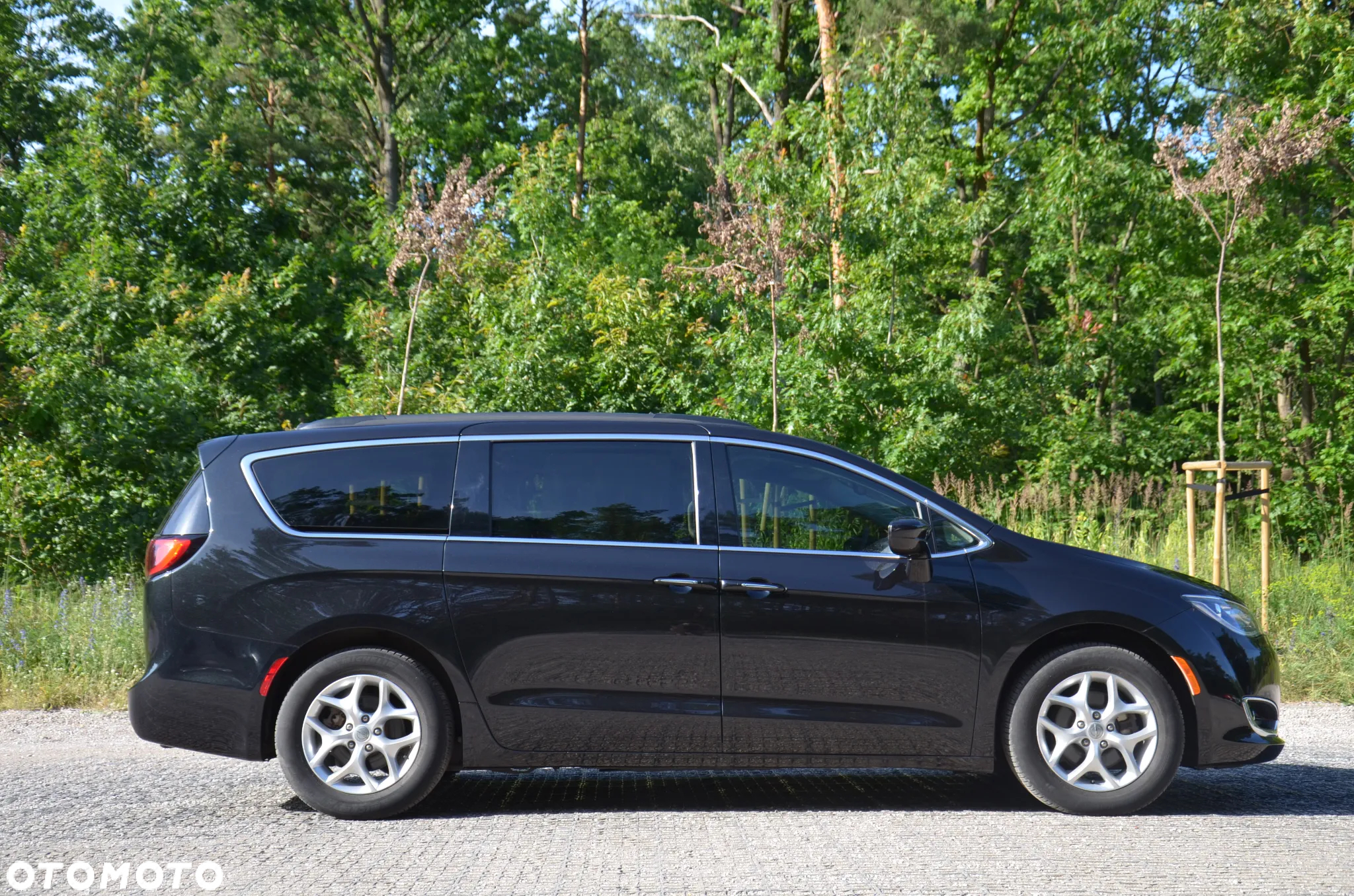 Chrysler Pacifica - 6