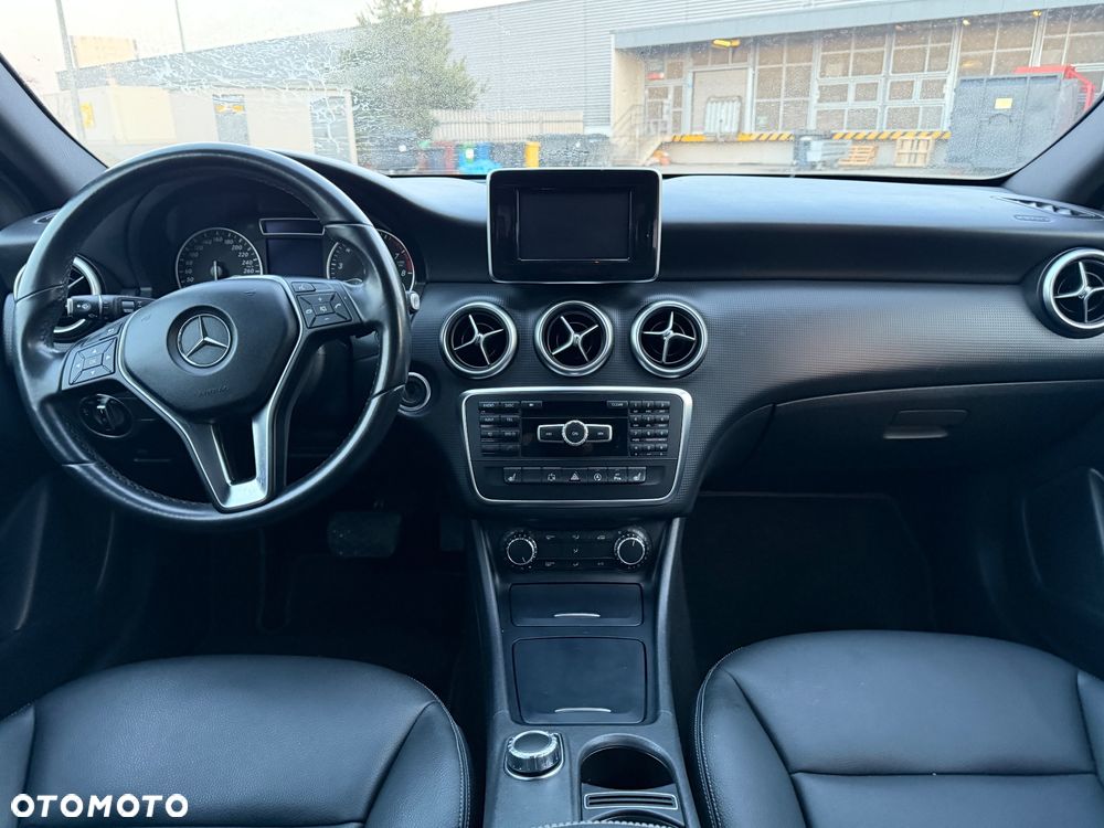 Mercedes-Benz Klasa A 180 7G-DCT - 17