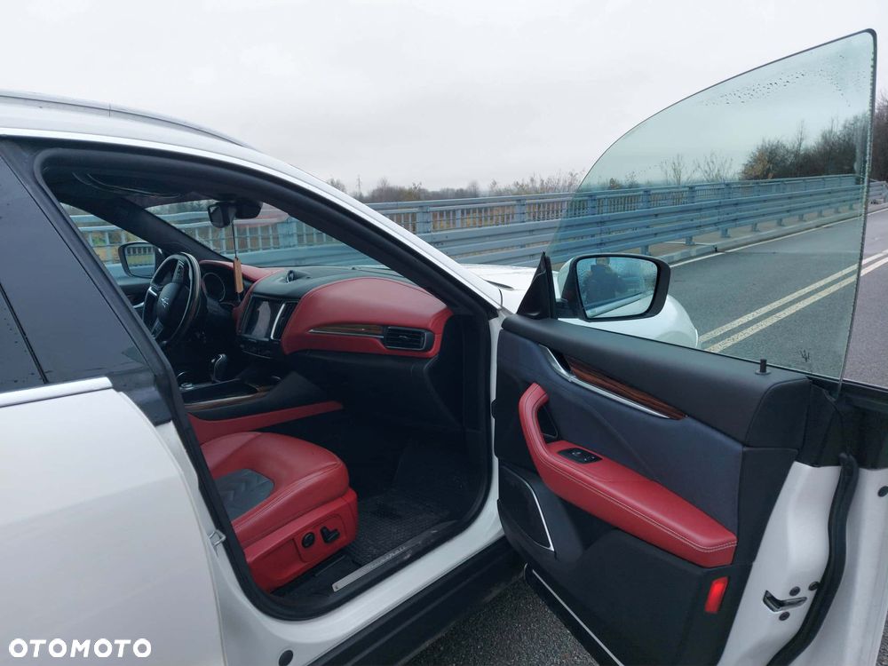 Maserati Levante Q4 GranLusso - 11