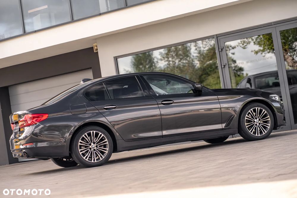 BMW Seria 5 520d Luxury Line sport - 25