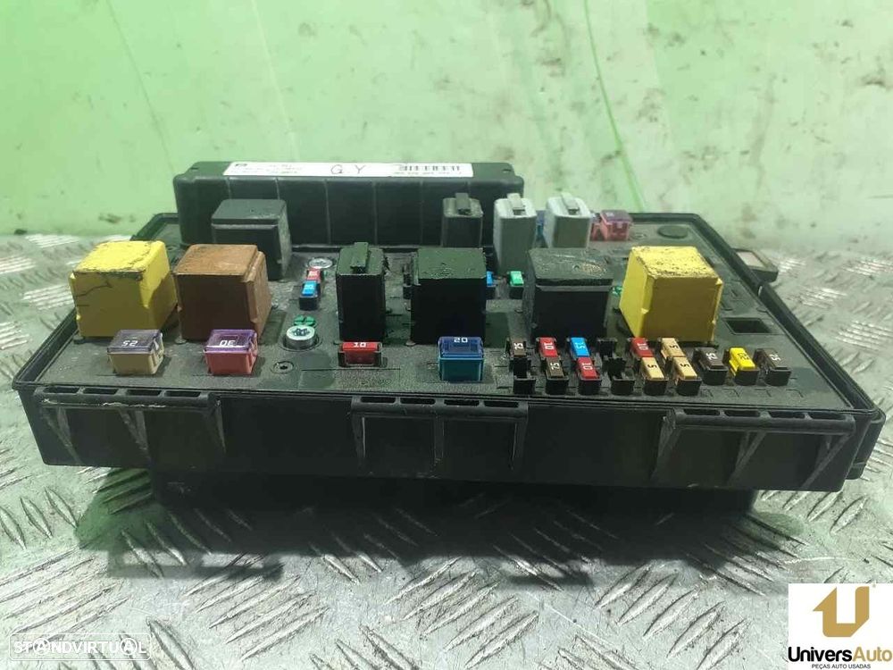 CAIXA RELÉS / FUSÍVEIS OPEL ASTRA H 2006 -5DK00866814 - 2