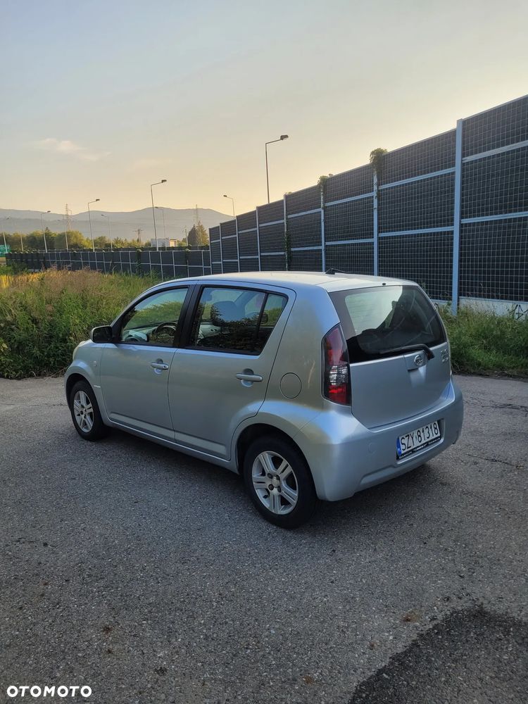 Daihatsu Sirion - 5